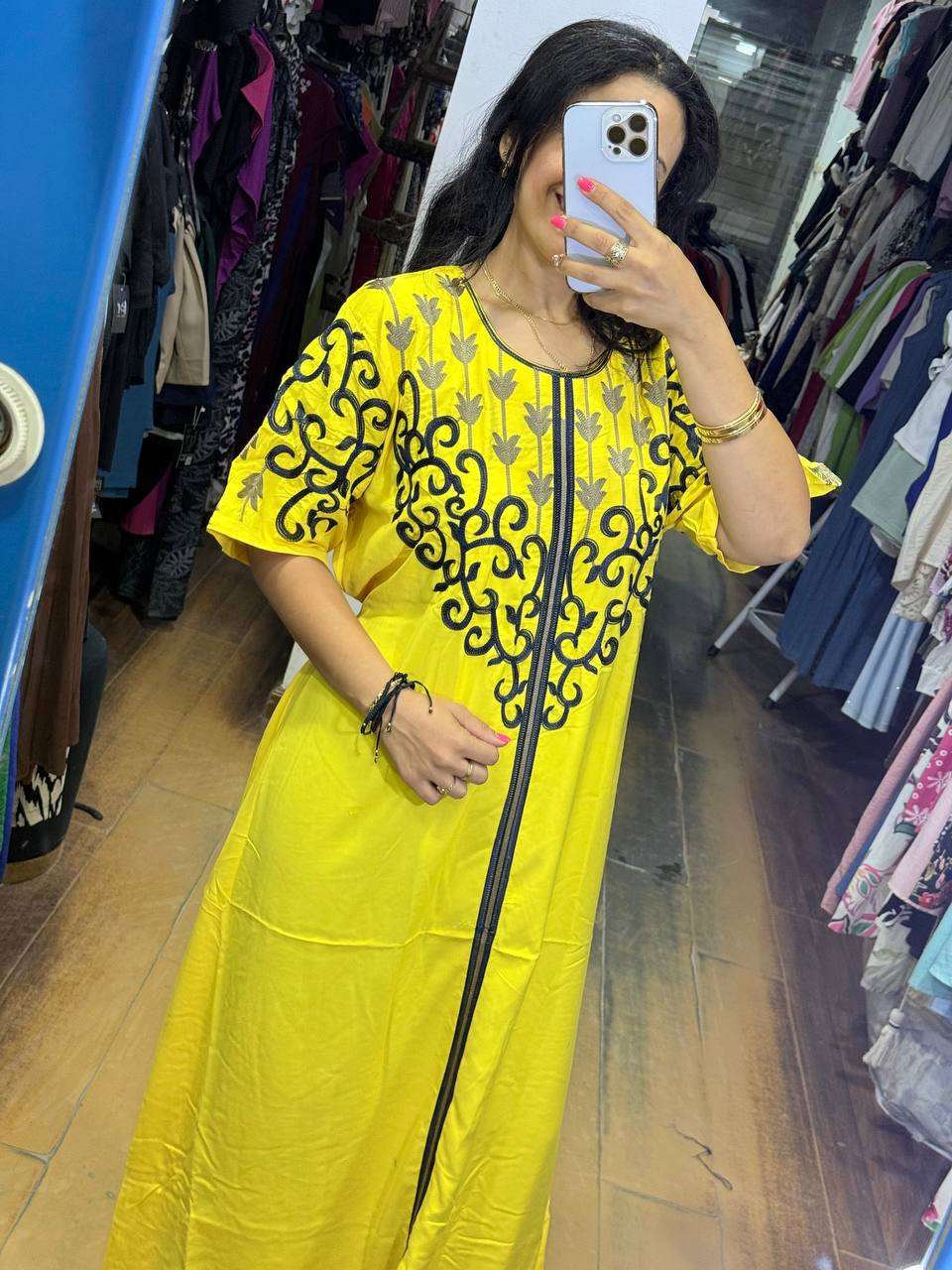 عبايات مطرزه