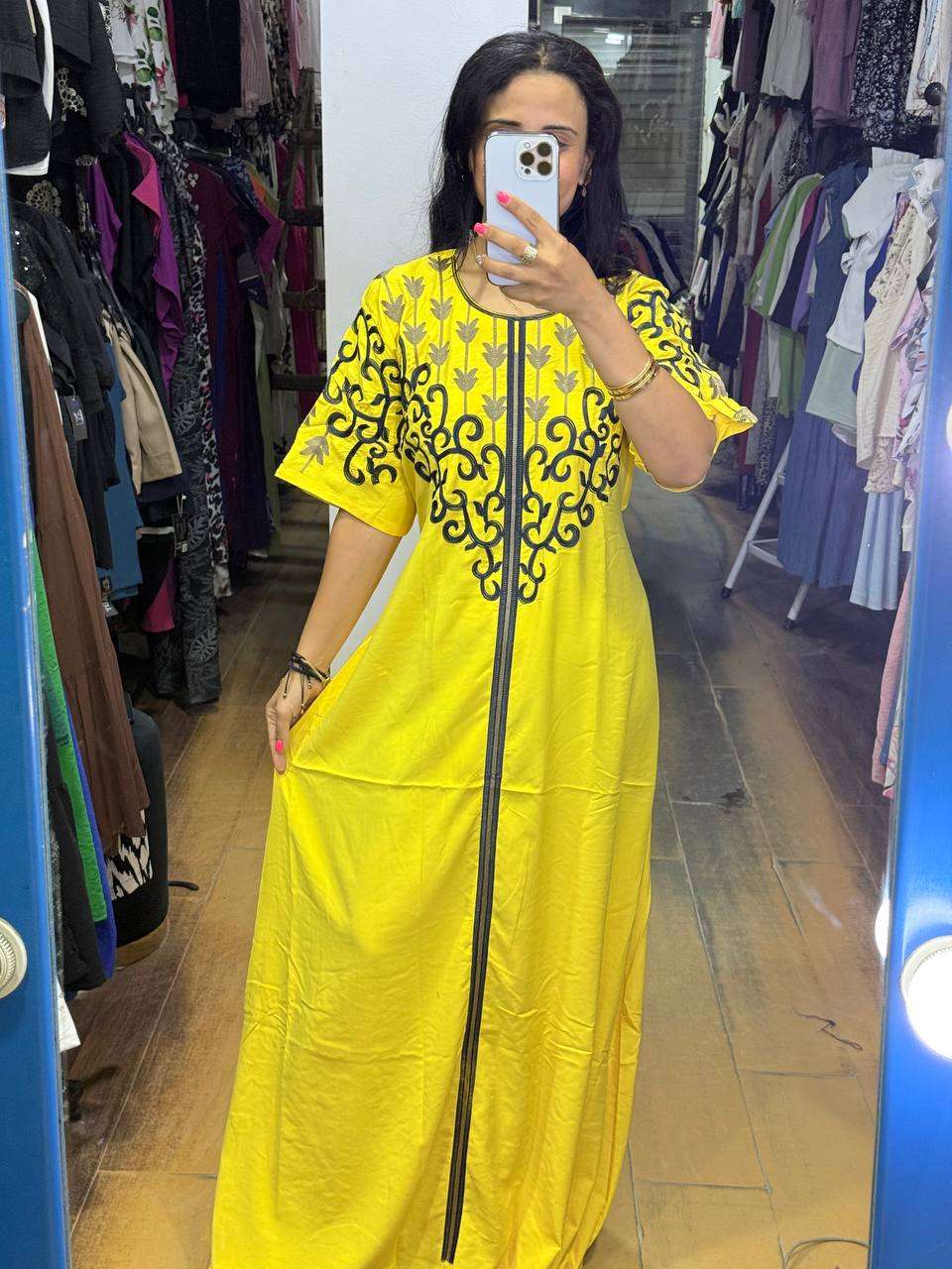 عبايات مطرزه