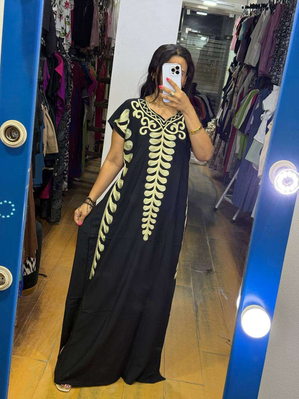 عبايات مطرزه