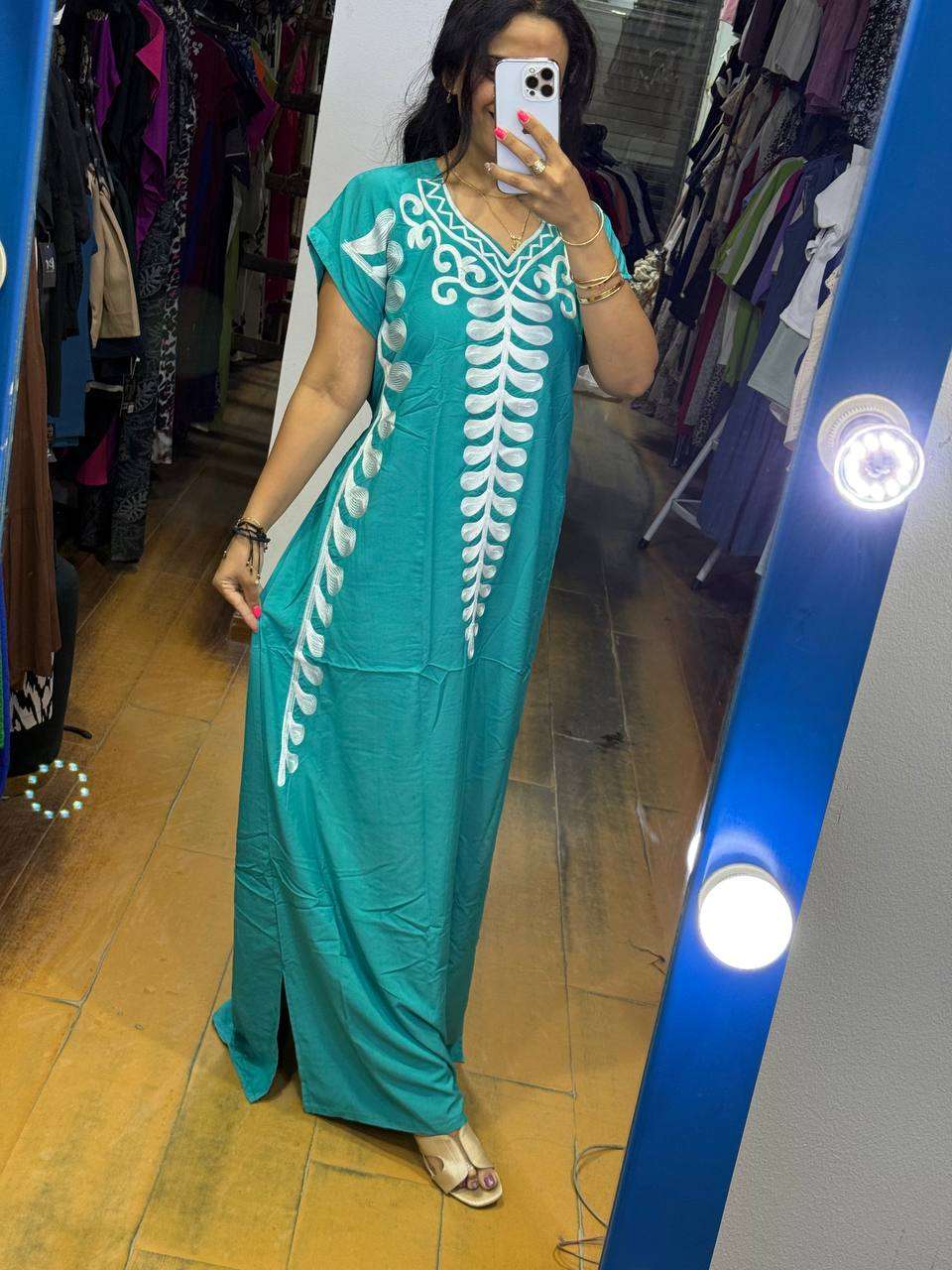 عبايات مطرزه