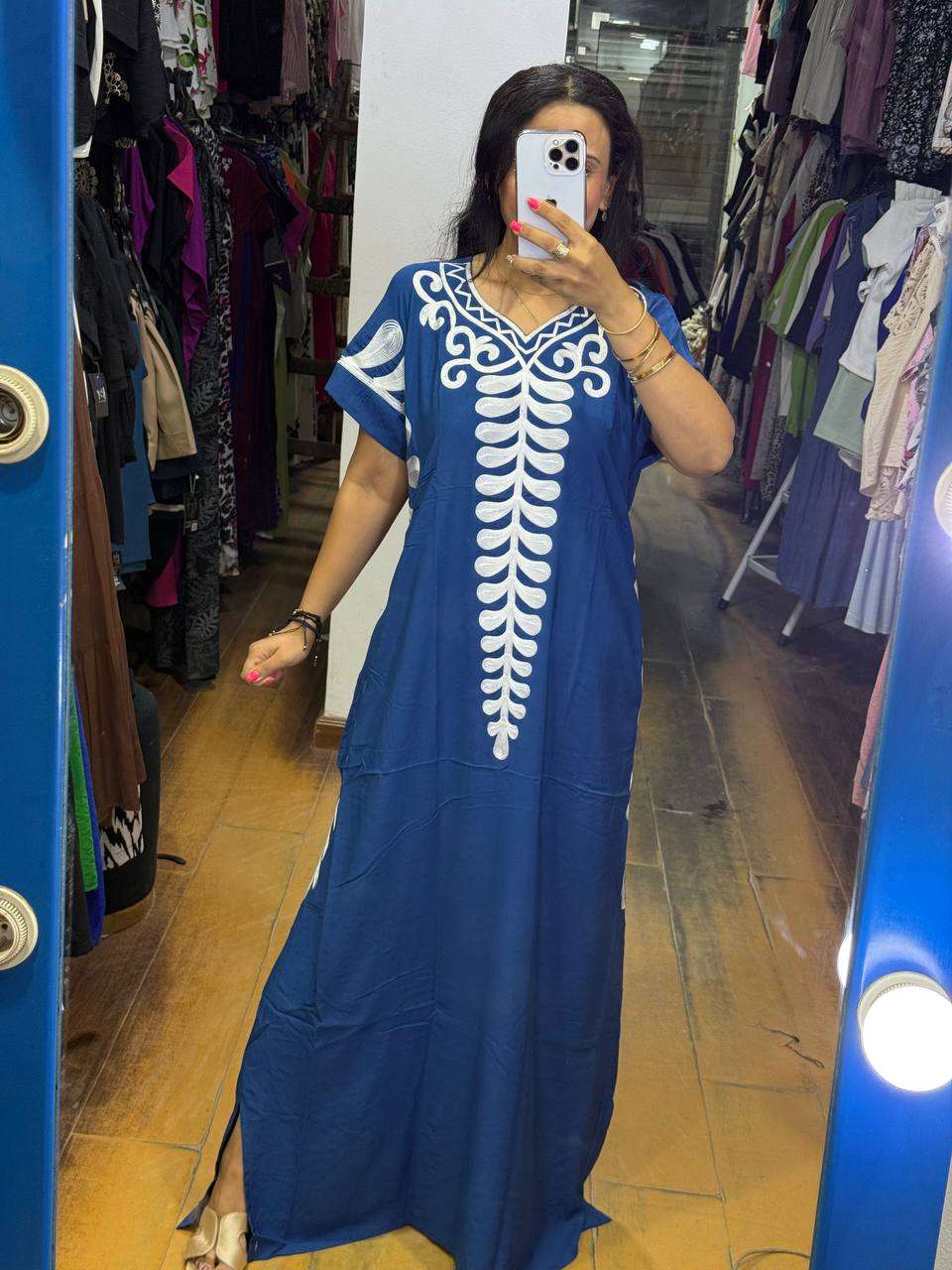 عبايات مطرزه