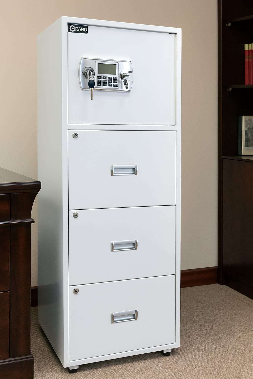 شانون مع خزنه ٢ × ١