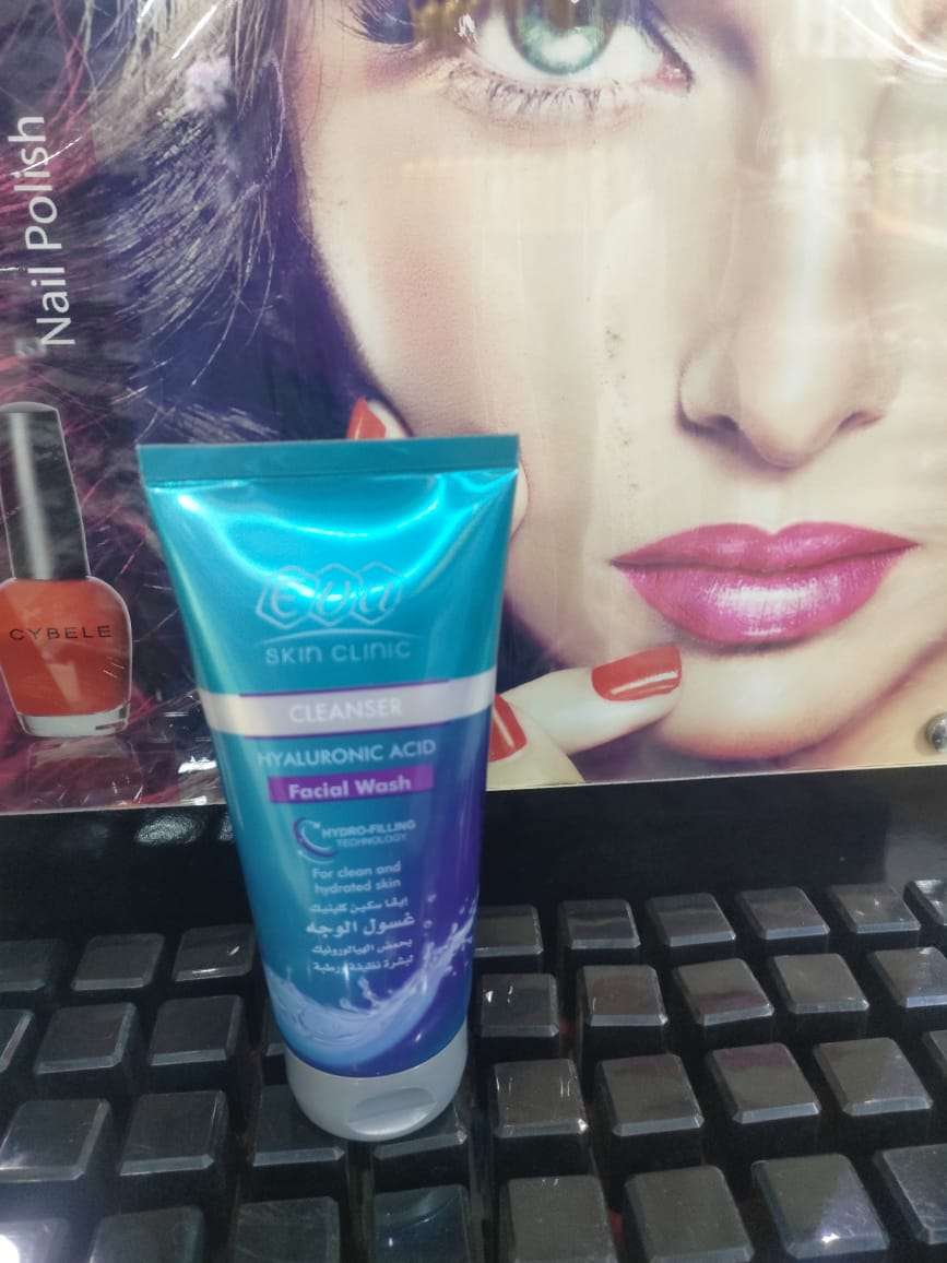 غسول الوجه من ايفا بالهلورنيك اسيد