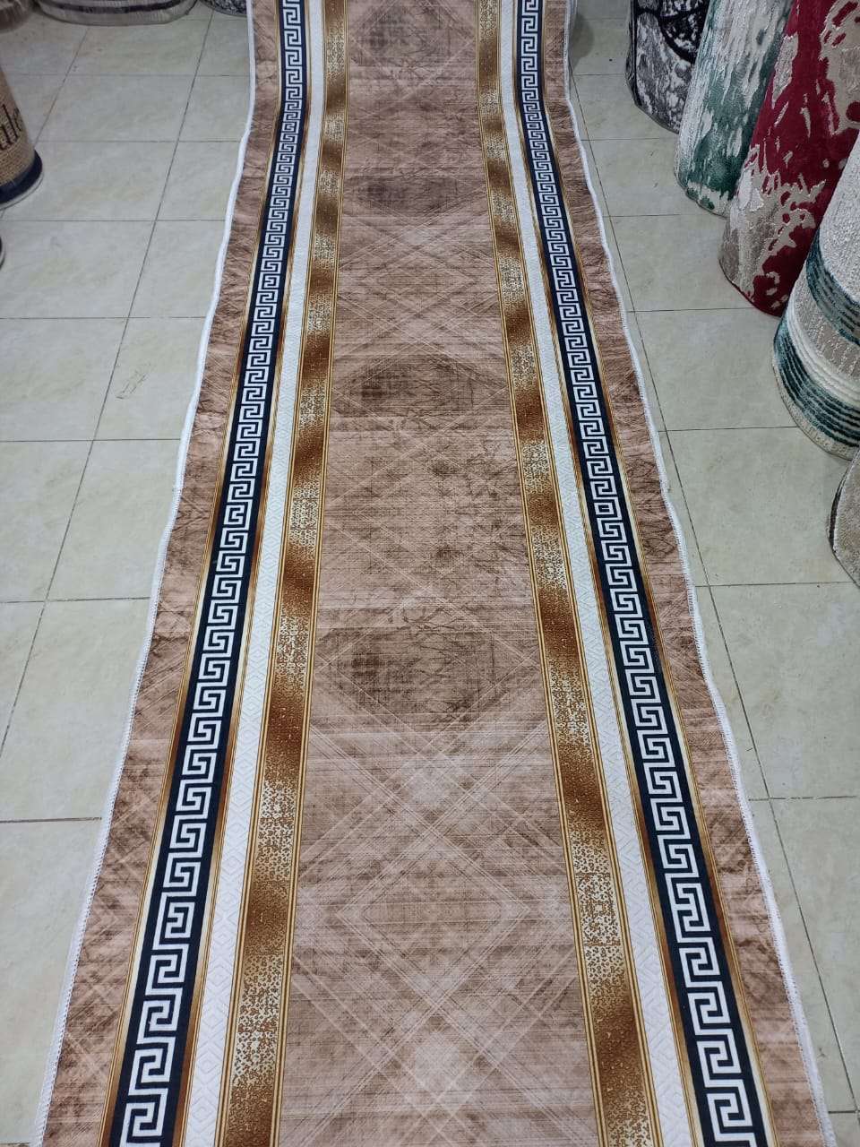 مشايات طرقة ثري دي خامات ممتازة ضد الانزلاق