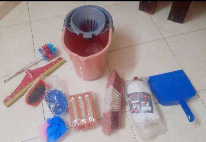 جردل ومعاه ١٠ منتجات ب١٠٠ج