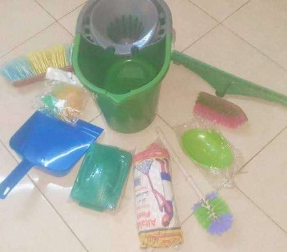 جردل ومعاه ١٠ منتجات ب١٠٠ج