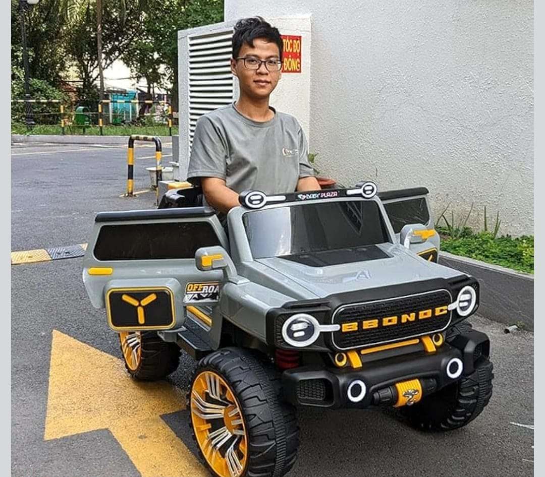 سيارة اطفال الدبابه