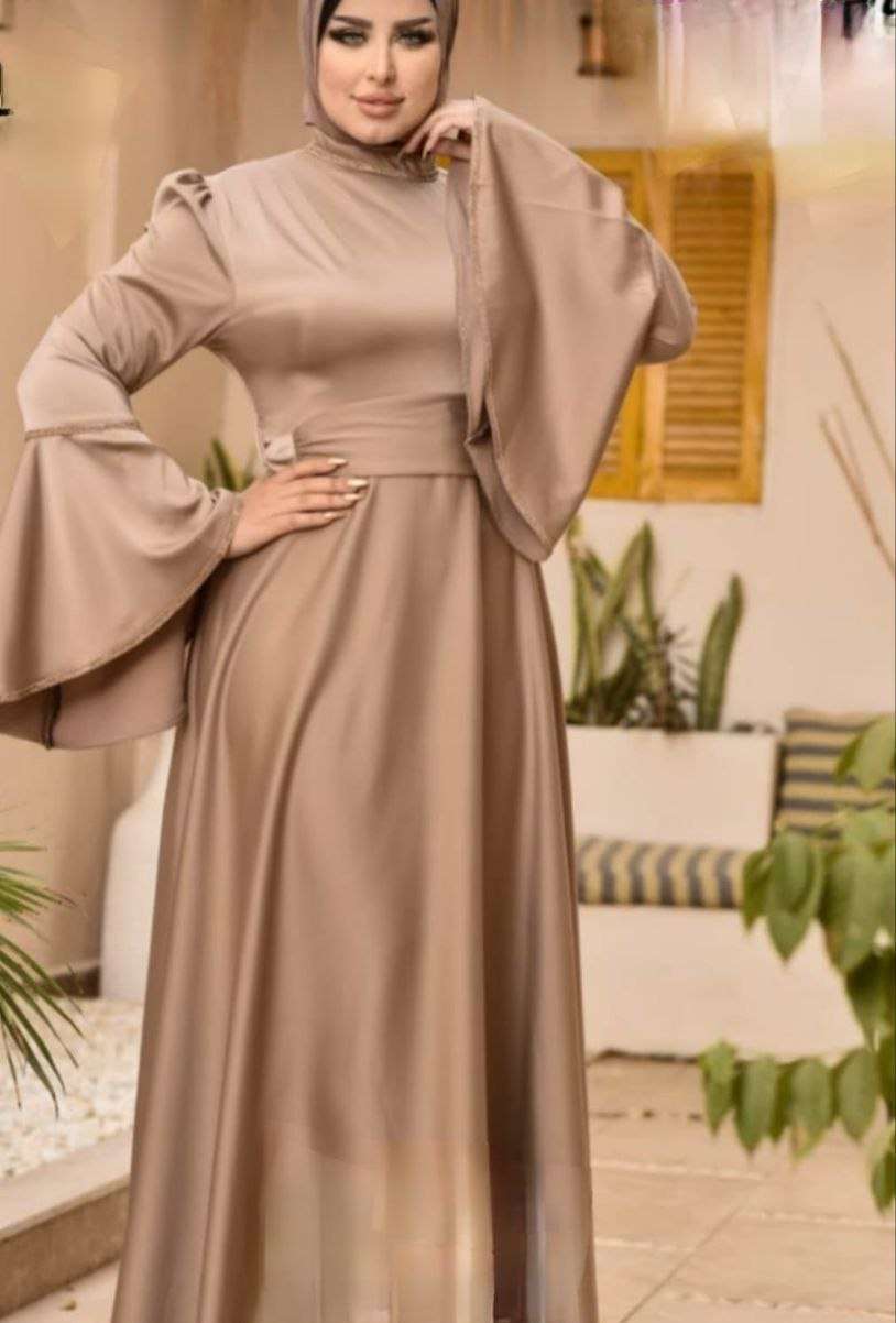 فستان سوارية