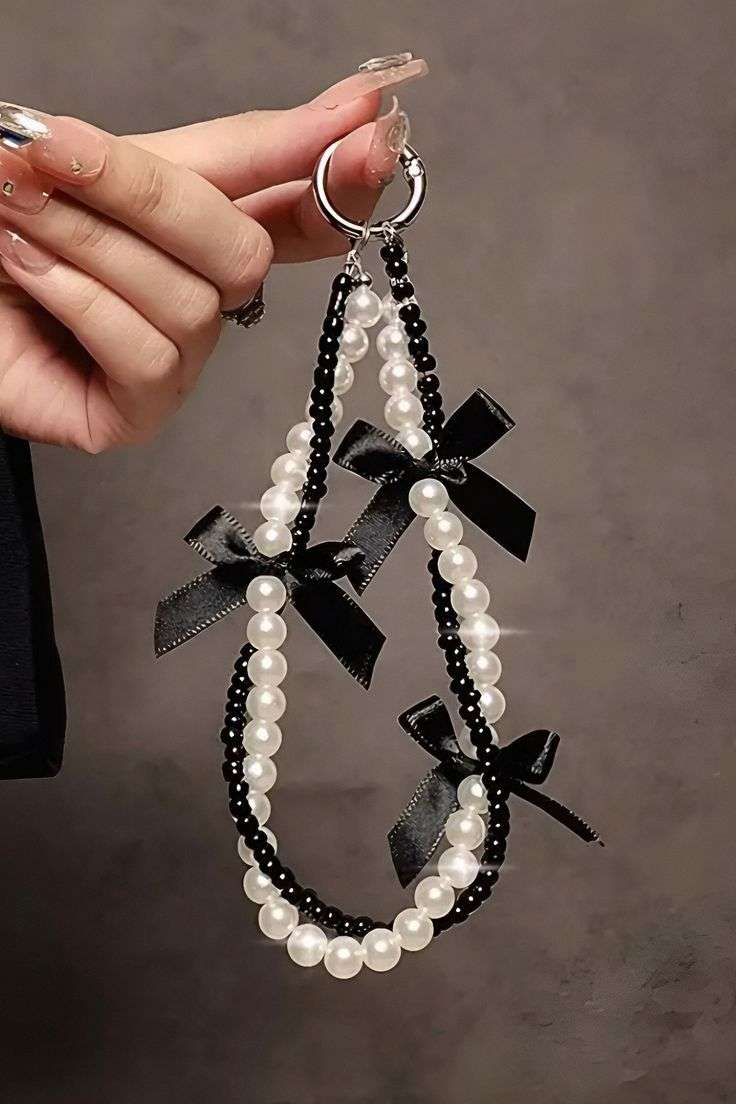 دلايا فون فيونكه اسود